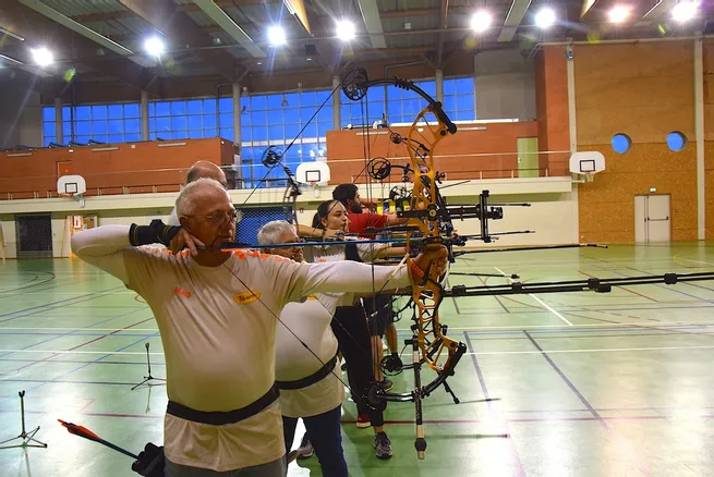 66 Pouces Élévateur en Métal pour Arc Recourbé Adulte