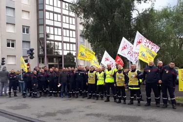 Manque d'effectifs, dysfonctionnements matériels... Les pompiers du Puy-de-Dôme en grève