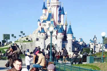 Un séjour à Disneyland pour Élyne