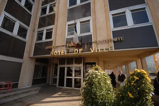 Les Municipales dans les archives : il y a près de 20 ans, des élections à couteaux tirés à Thiers (Puy-de-Dôme)