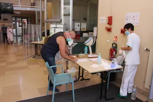 Trois semaines après la sortie du confinement, l'hôpital d'Issoire reprend peu à peu ses habitudes