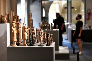 Pourquoi les nudsus, statuettes du peuple Guna présentées à Brive (Corrèze), fascinent-elles autant un collectionneur ?