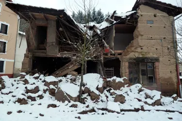 Une maison abandonnée s'est écroulée