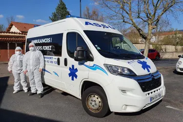 Les ambulanciers d'Ambert (Puy-de-Dôme) s'adaptent pour continuer à transporter les malades