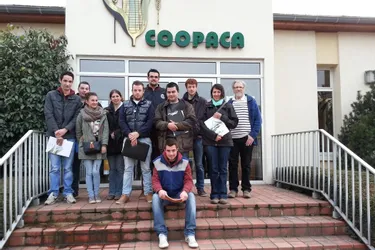 Les lycéens en visite au site de Coopaca