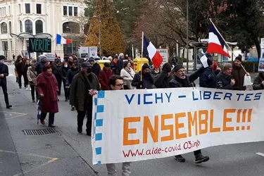« Liberté et résistance » : à Vichy (Allier), les "antipass" toujours mobilisés