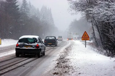 Pneus neige, 4 saisons, chaînes... : comment faudra-t-il s'équiper dans le Puy-de-Dôme cet hiver