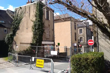 Un immeuble menace de s'effondrer à Guéret mais aucune entreprise du Limousin n'est habilitée à le démolir