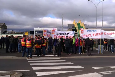 Les 136 salariés de Luxfer à Gerzat (Puy-de-Dôme) restent soudés pour soutenir leurs collègues convoqués au commissariat
