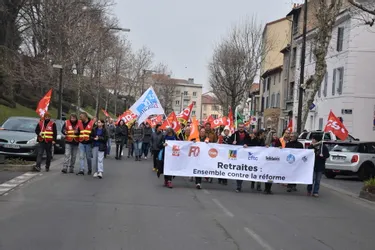 Près de 300 manifestants ce samedi 4 mars dans les rues de Brioude contre la réforme des retraites