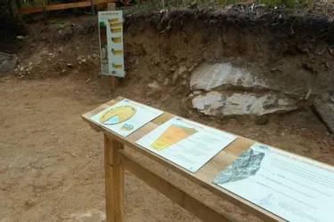 Une fosse un peu particulière a été creusée à Chabrières pour étudier les sols