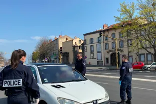 Confinement : une quarantaine de contraventions en une semaine à Riom (Puy-de-Dôme), mais "l'attestation sur l'honneur a ses limites"