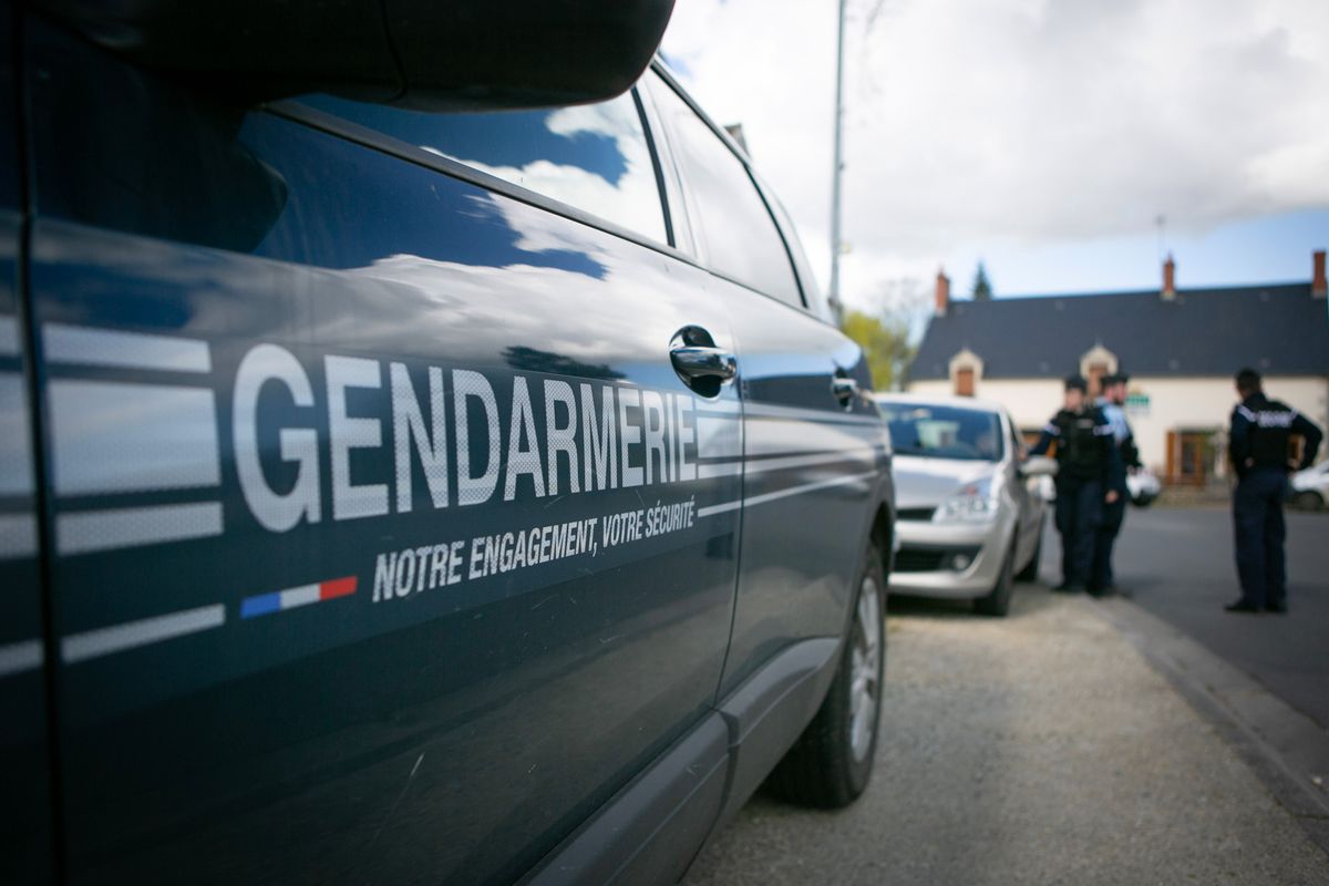 Un homme placé en détention provisoire pour des faits d'outrage et de rébellion, à Saint-Amand-Montrond