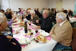 Les retraités sont passés à table