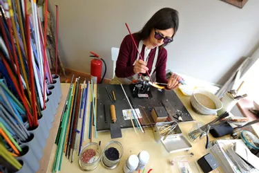 Virginie Becouarn expose ses bijoux ce week-end au salon des métiers d’art