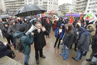 Trois cents opposants au maintien de l'état d'urgence ont manifesté à Limoges et Tulle