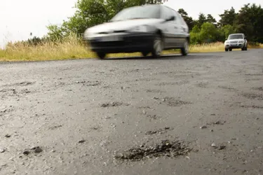 En Haute-Loire, les routes souffrent des fortes chaleurs
