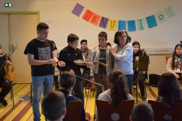 Musique du Paraguay au collège Mortaix