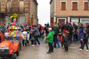 Carnaval joyeux des enfants de l’école