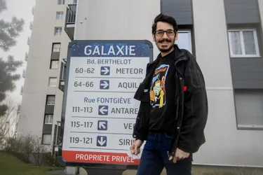 A 28 ans, Guillaume, ancien vendeur, a choisi le métier de concierge dans le quartier de Galaxie (Clermont-Ferrand)