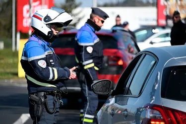 Policiers et gendarmes sont sur le pont, dans le Puy-de-Dôme, pour faire respecter les mesures de confinement