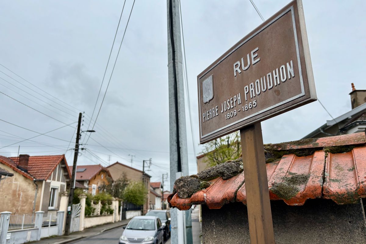 Breathtaking L'athlète Olympique Blessée Au Visage Par Un Patin A Été Opérée