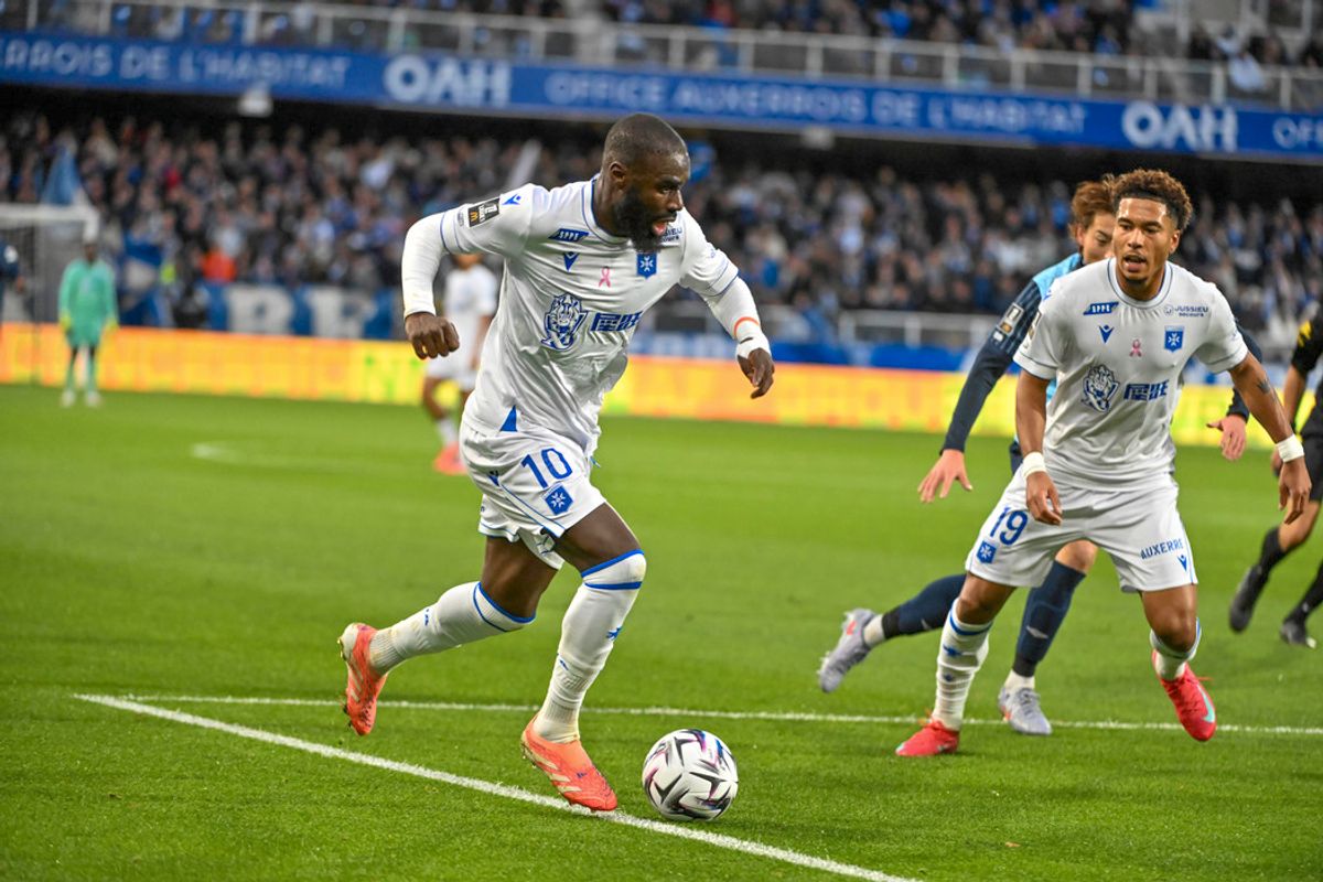 L’AJA touchée, mais loin d’être encore coulée