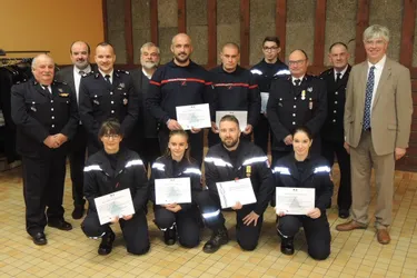 Un diplôme remis à sept pompiers
