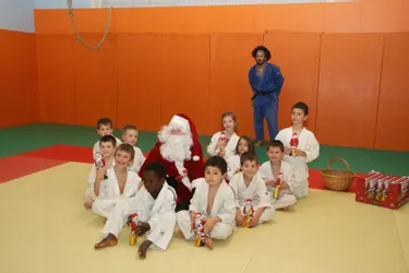 Les judokas ont accueilli le Père Noël