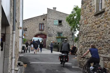 Masque obligatoire en extérieur à Montpeyroux à partir de samedi : comment le village du Puy-de-Dôme se prépare-t-il ?