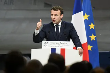 Emmanuel Macron présente ses vœux aux armées depuis la base 123 d'Orléans-Bricy