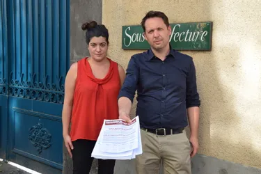 Une pétition contre la fermeture du Carrefour Contact de Riom
