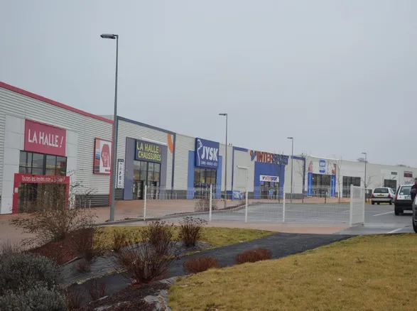 La Halle aux vetements a Cosne pourrait faire partie des 174 fermetures nationales Le Journal du Centre