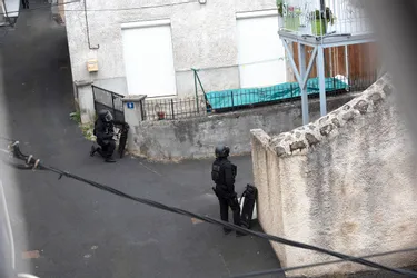 Fin de l'intervention du RAID à Espaly-Saint-Marcel (Haute-Loire)