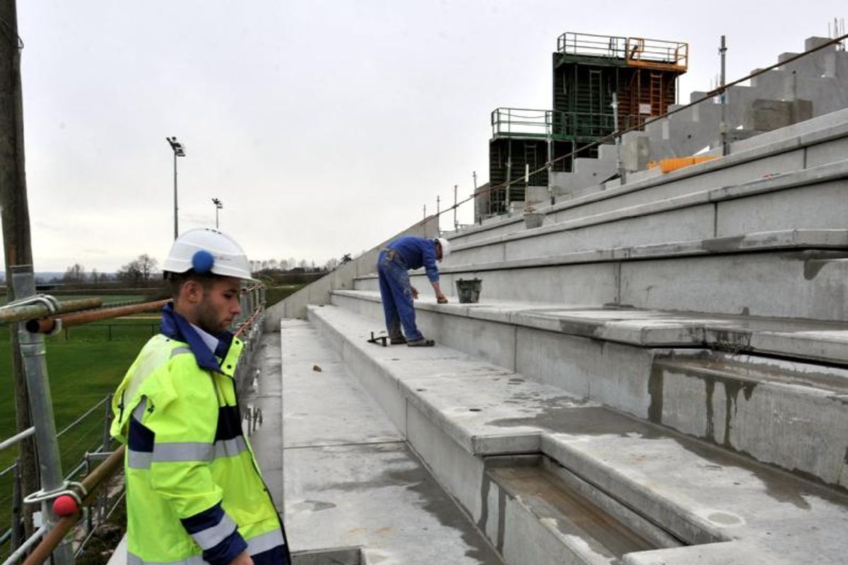 Dix mois de travaux sur le chantier du complexe sportif pour une ...
