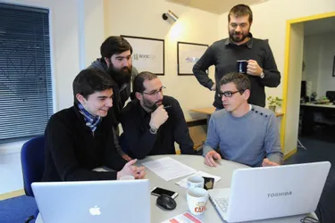 Sept jeunes chefs d’entreprise ont créé un espace de coworking à Aurillac