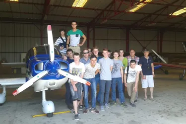 Le lycée Jean-Monnet découvre l’aéronautique