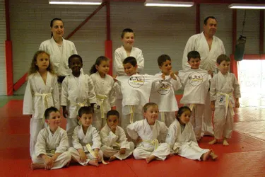 Passage de ceintures à l’école de judo 15 à l’issue de la saison