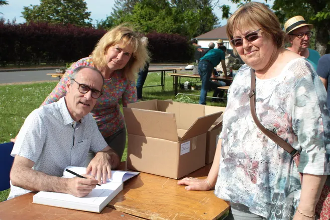 Le livre de Frank Pizon à la bibliothèque - La Montagne