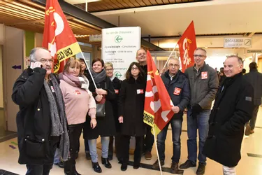 Réforme du système de santé par l'Etat : sit-in au CHU de Clermont-Ferrand