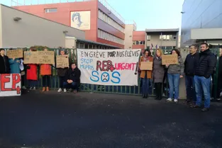 Grève au collège Gérard-Philipe à Clermont-Ferrand qui réclame son classement en REP+