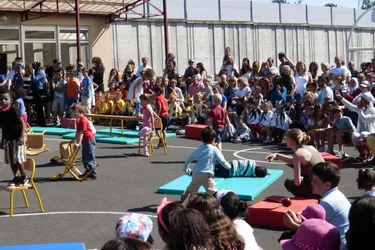 Cirque, chansons et kermesse pour la joie des enfants