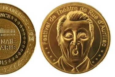 Aurillac : une médaille frappée par la Monnaie de Paris pour les 30 ans du théâtre de rue