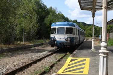 Ce retraité de la SNCF travaille toujours l'été entre Guéret et Felletin