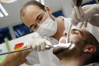 Les cabinets dentaires du Puy-de-Dôme n'assurent plus que les urgences faute d'être convenablement équipés