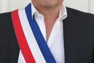 Cyril Victor conserve son écharpe de maire de Gouzon (Creuse)