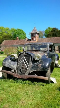  château d'Auzon à Lucenay-lès-Aix