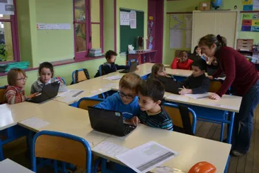 L’école élémentaire Jean-Jaurès d’Ussel utilise les ordinateurs comme outil pédagogique