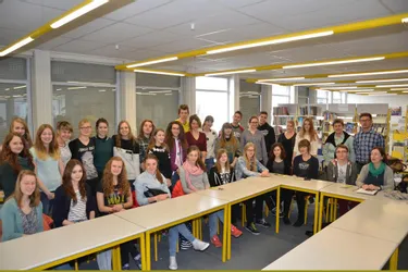 Deux établissements scolaires ont accueilli leurs camarades qui étudient à Raciborz en Pologne