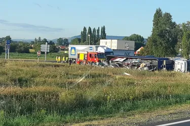 Un camion se renverse à Gerzat (Puy-de-Dôme) : le conducteur légèrement blessé